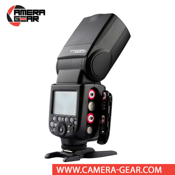 Godox TT685F is a fully-featured TTL flashgun, much like the older model TT680 but with an addition of built-in 2.4GHz radio receiver. It is a part of Godox’s long awaited 2.4GHz TTL radio flash system, now accompanied by the X1T-F TTL trigger.